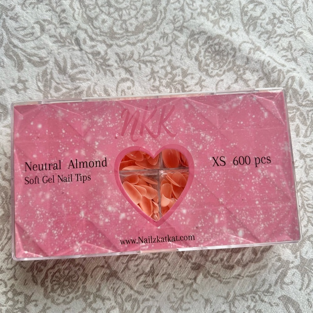 Gel -x nail tips natural round